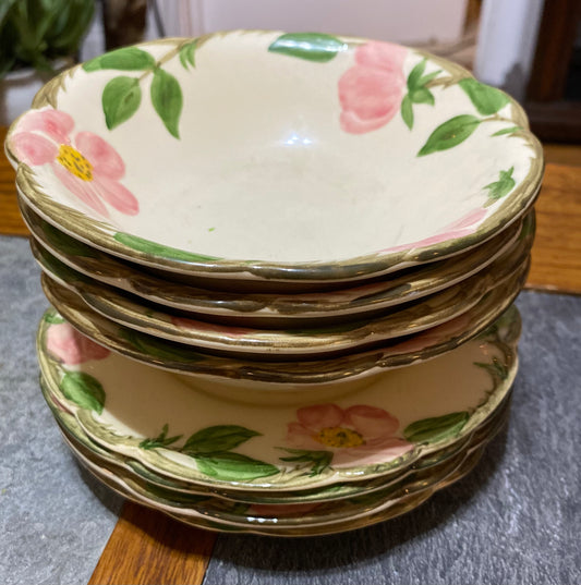 Rose plates and bowls - Set of 4