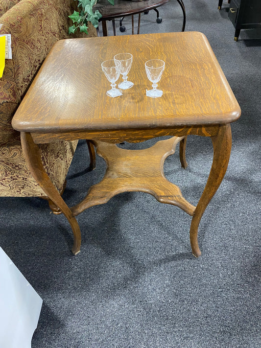 End / Parlor Table